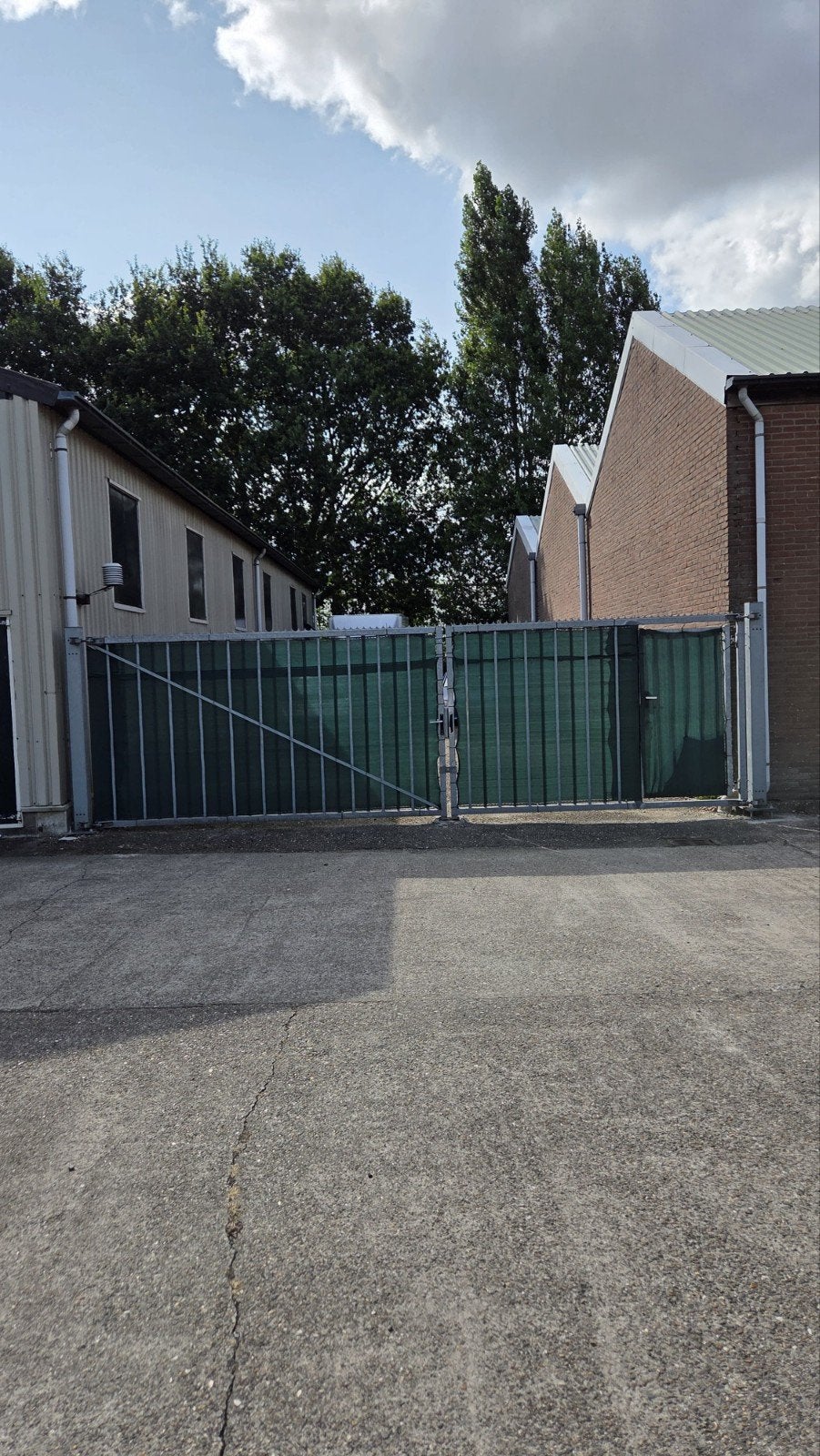 Hek/Poort 695 cm met loopdeur en sleutels, Ophalen of Verzenden