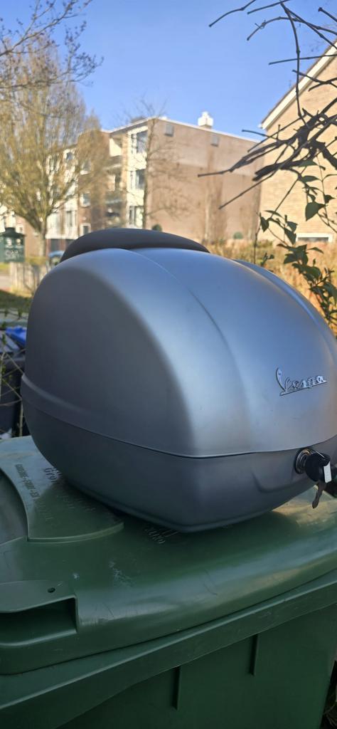 Vespa topkoffer met rugkussen, Ophalen of Verzenden, Zo goed als nieuw, Overige typen, Vespa