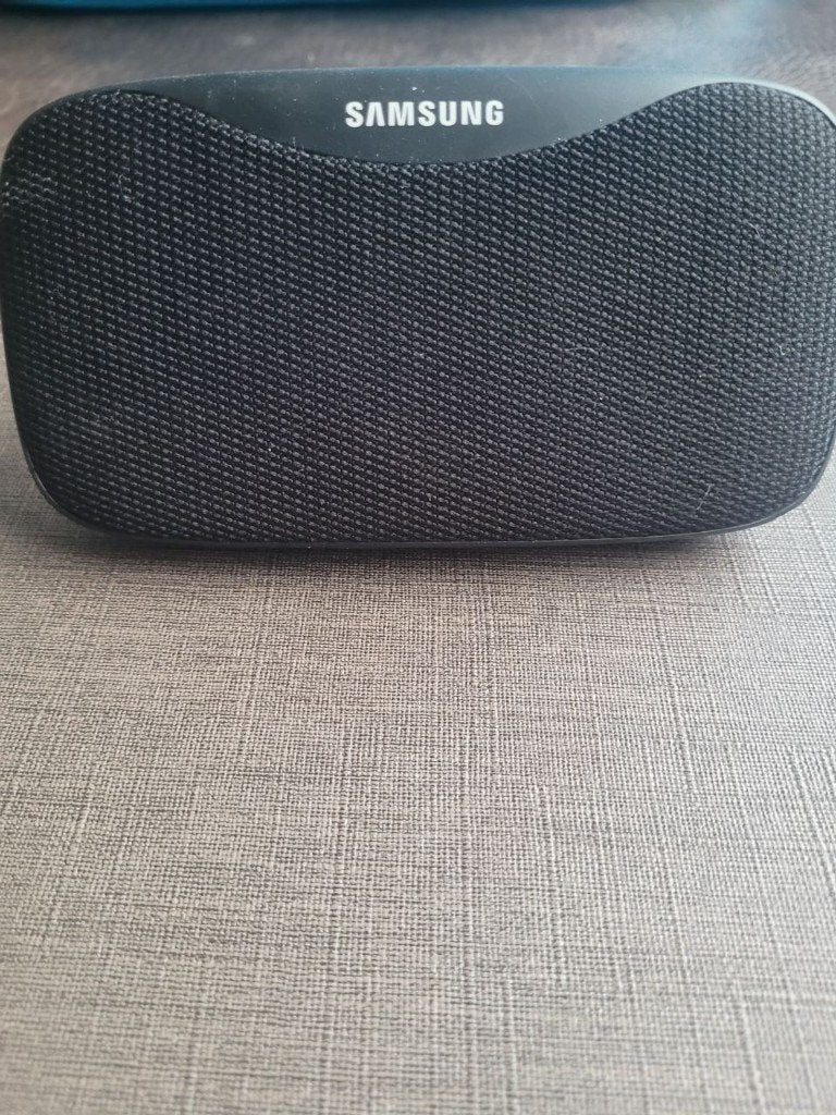 Samsung EO-SG930 Level Box Slim Draagbare Bluetooth Speaker, Ophalen of Verzenden, Zo goed als nieuw
