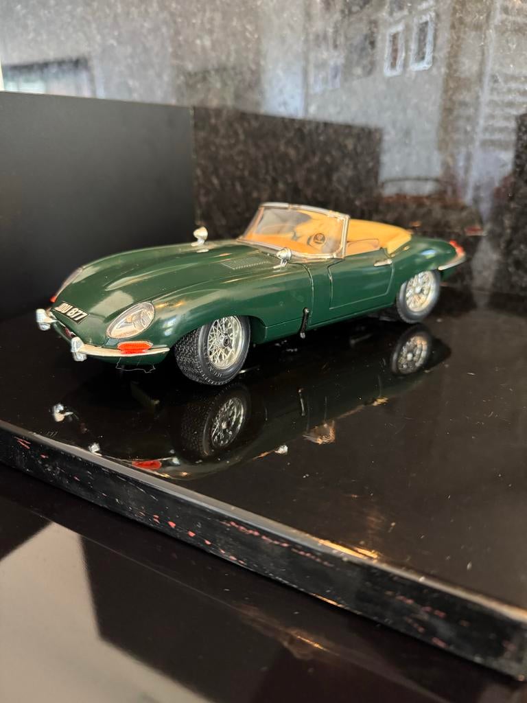 Jaguar E-Type Modelauto - Groen, Zo goed als nieuw, Hobby en Vrije tijd, Modelauto's | 1:18, Ophalen of Verzenden, Zo goed als nieuw