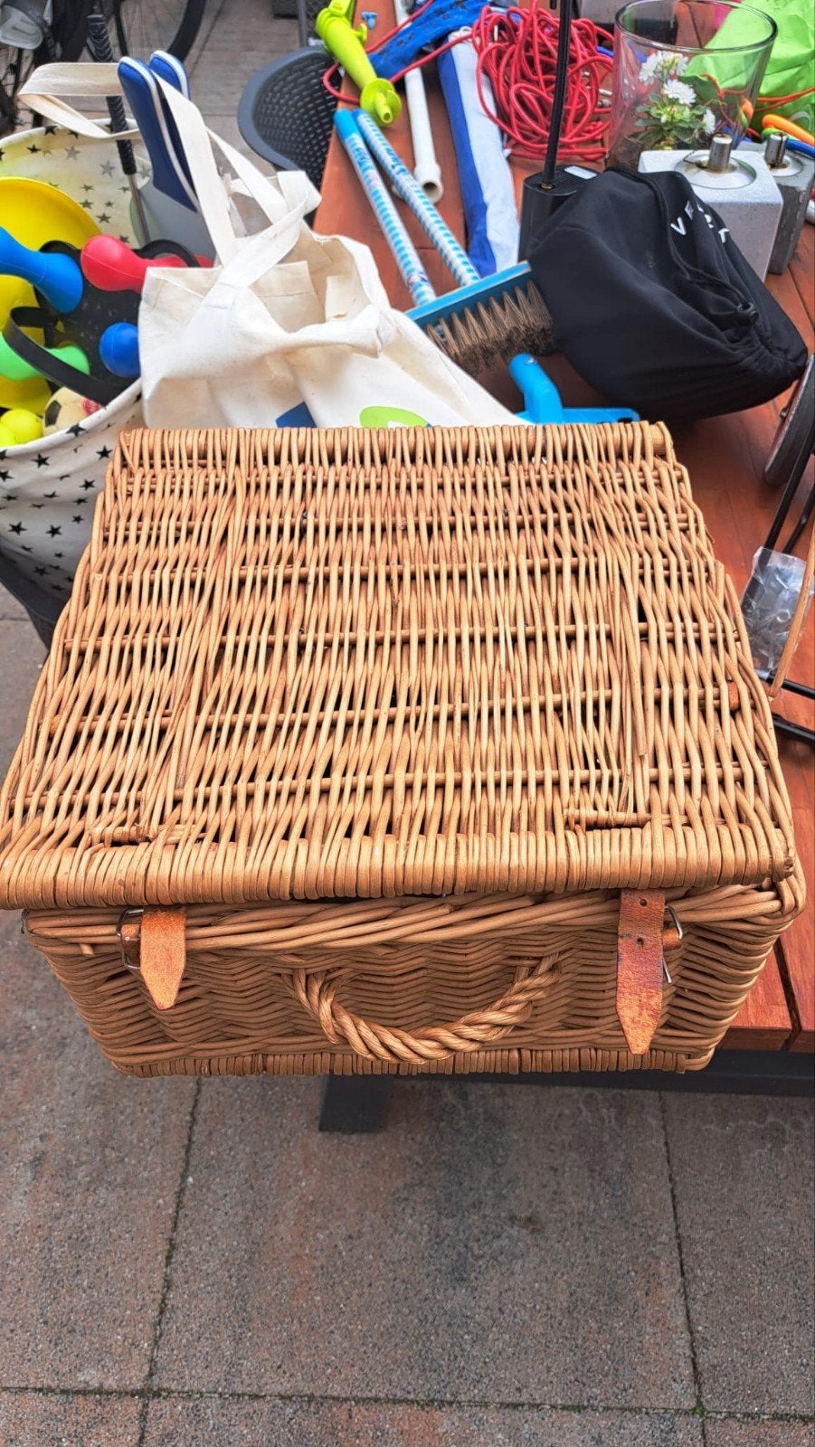 Grote rieten picknickmand met servies en bestek, Ophalen of Verzenden, Natuurlijk materiaal, Meerkleurig, Overige merken