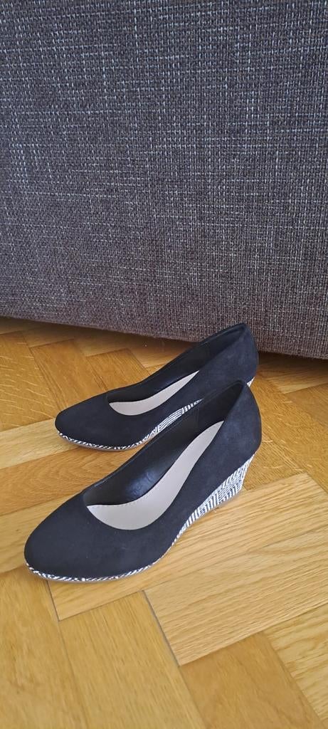 Schoenen met sleehak, maat 38., Ophalen of Verzenden, Nieuw, Zwart, Sneakers of Gympen