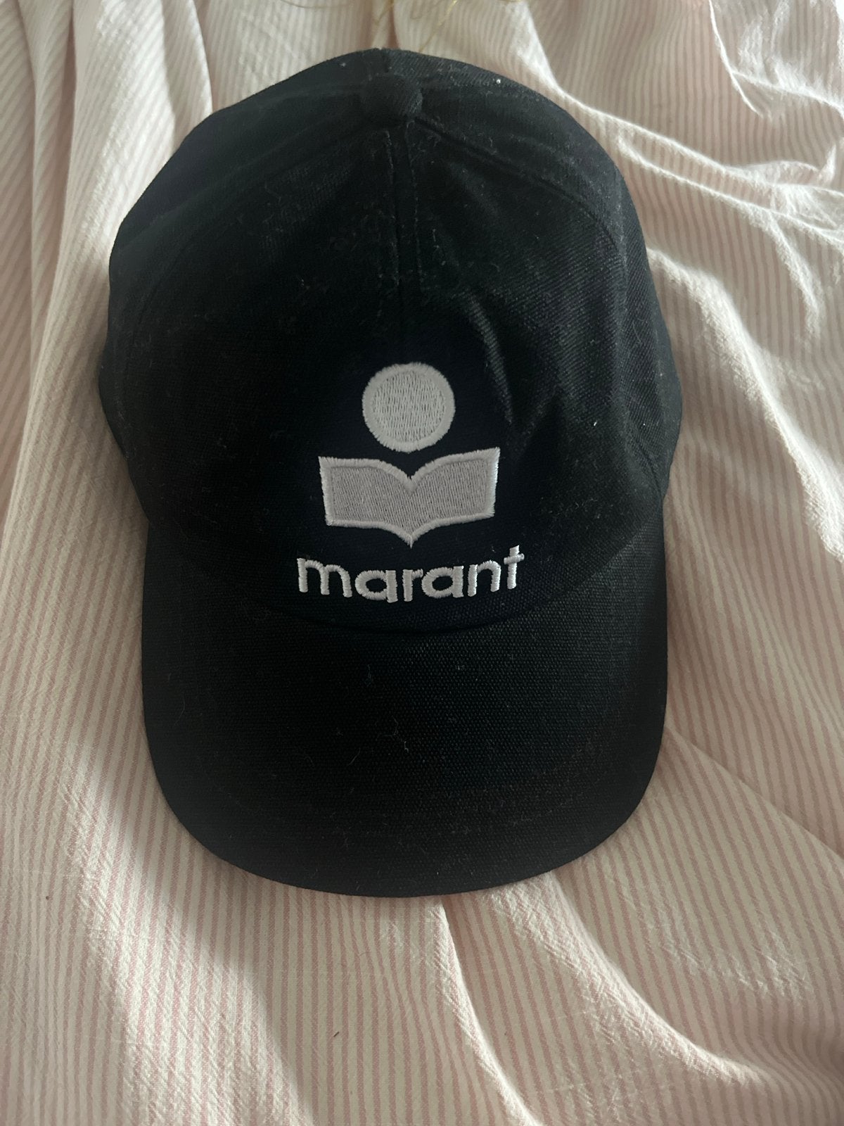 Isabel Marant Pet Zwart - Zo goed als nieuw, Kleding | Dames, Hoeden en Petten, Ophalen of Verzenden, Zo goed als nieuw, One size fits all