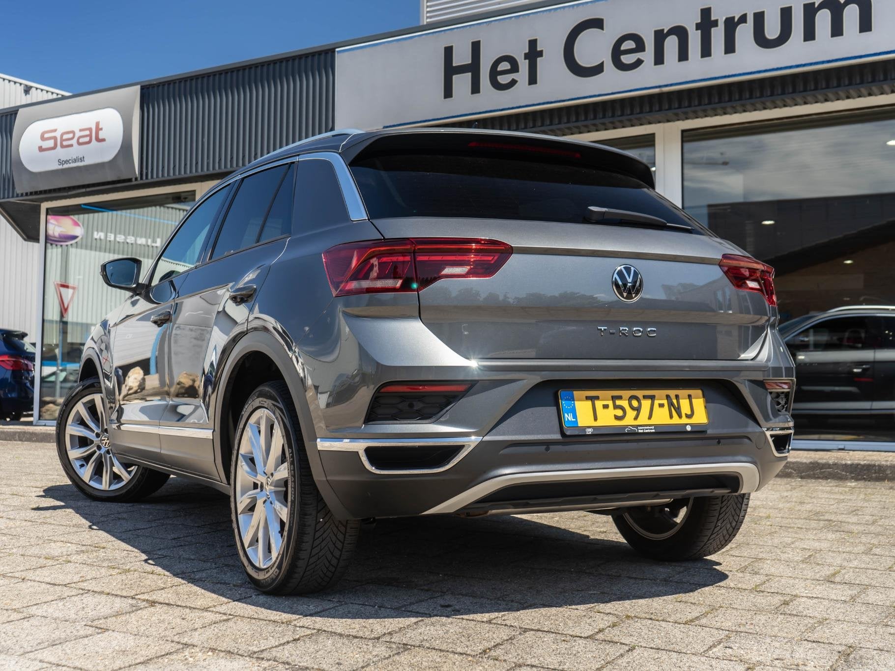 Volkswagen T-Roc 1.5 TSI Sport DSG - Camera - Carplay - Stoe, 1254 kg, Stof, 4 cilinders, 150 pk
