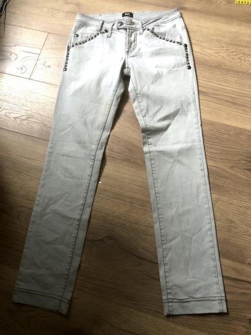 GIANFRANCO FERRÉ grijze jeansmet studs - Maat W26/40, Kleding | Dames, Ophalen of Verzenden, Zo goed als nieuw, Grijs, W27 (confectie 34) of kleiner
