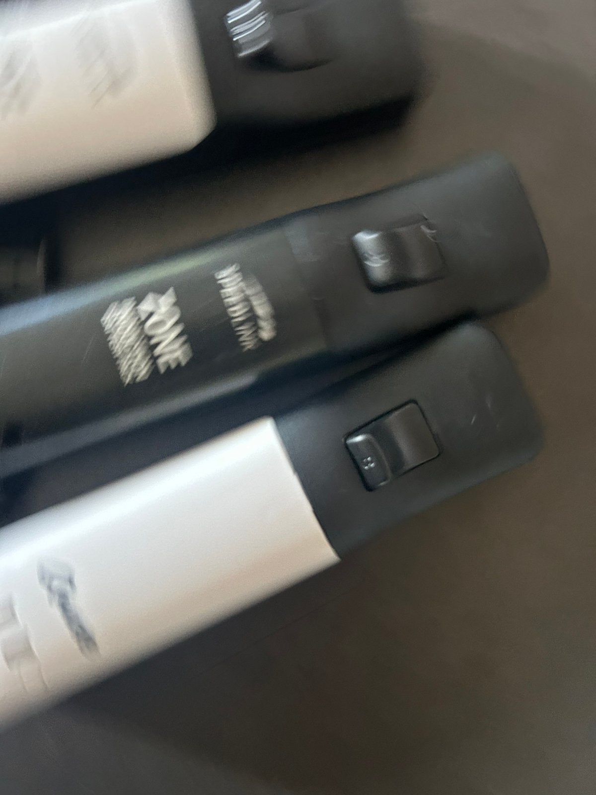 3 wii controllers  zwart, Ophalen of Verzenden, Zo goed als nieuw, Met 3 controllers of meer