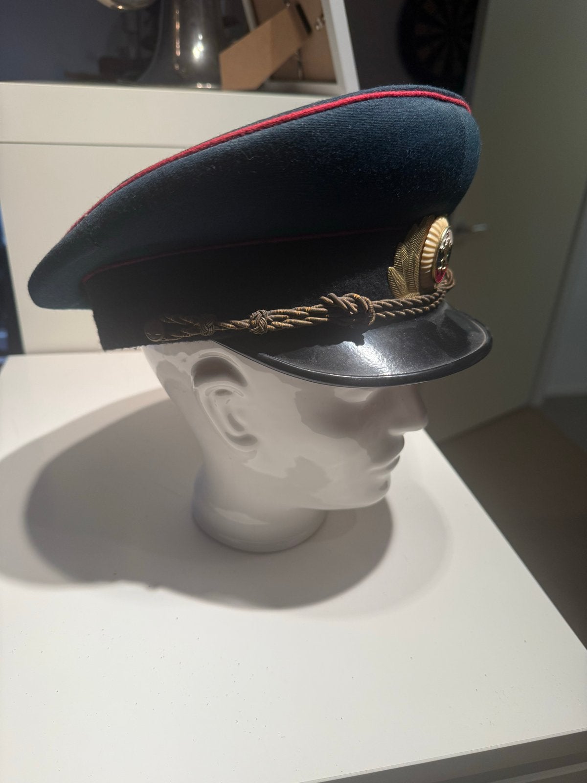 Bulgaarse officierspet - Vintage militaire hoofddeksel, Ophalen, Landmacht, Overige gebieden, Helm of Baret