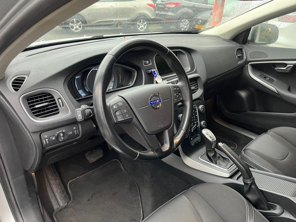 Volvo V40 1.6 T4 180PK Automaat Onderhoudshistory aanwezig, Auto's, Volvo, Gebruikt, 4 cilinders, 700 kg, Bedrijf