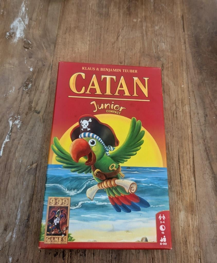 Catan junior compact, Hobby en Vrije tijd, Gezelschapsspellen | Bordspellen, Ophalen of Verzenden, Zo goed als nieuw, 999 games