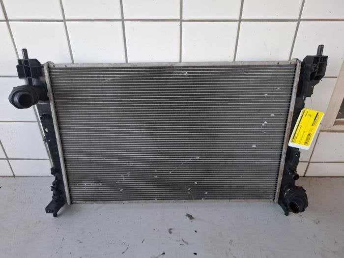 Radiateur van een Alfa Romeo Mito, Gebruikt, -, Verzenden, -