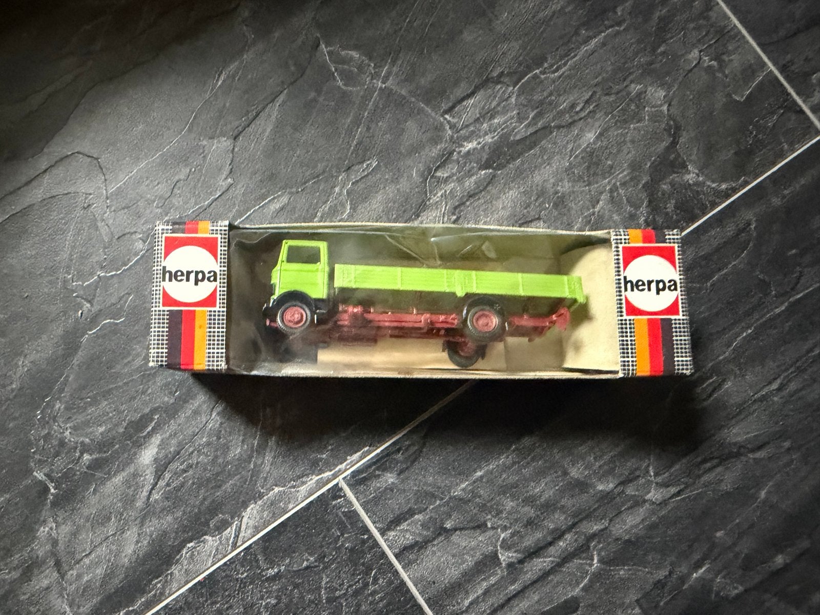 Herpa Mercedes LP 813 Pritsche vrachtwagen model, Ophalen of Verzenden, Nieuw, Bus of Vrachtwagen