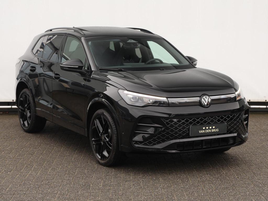 Volkswagen Tiguan 1.5 eHybrid R-Line Edition 272PK DSG Black, Auto's, Stof, Euro 6, 4 cilinders, 2000 kg