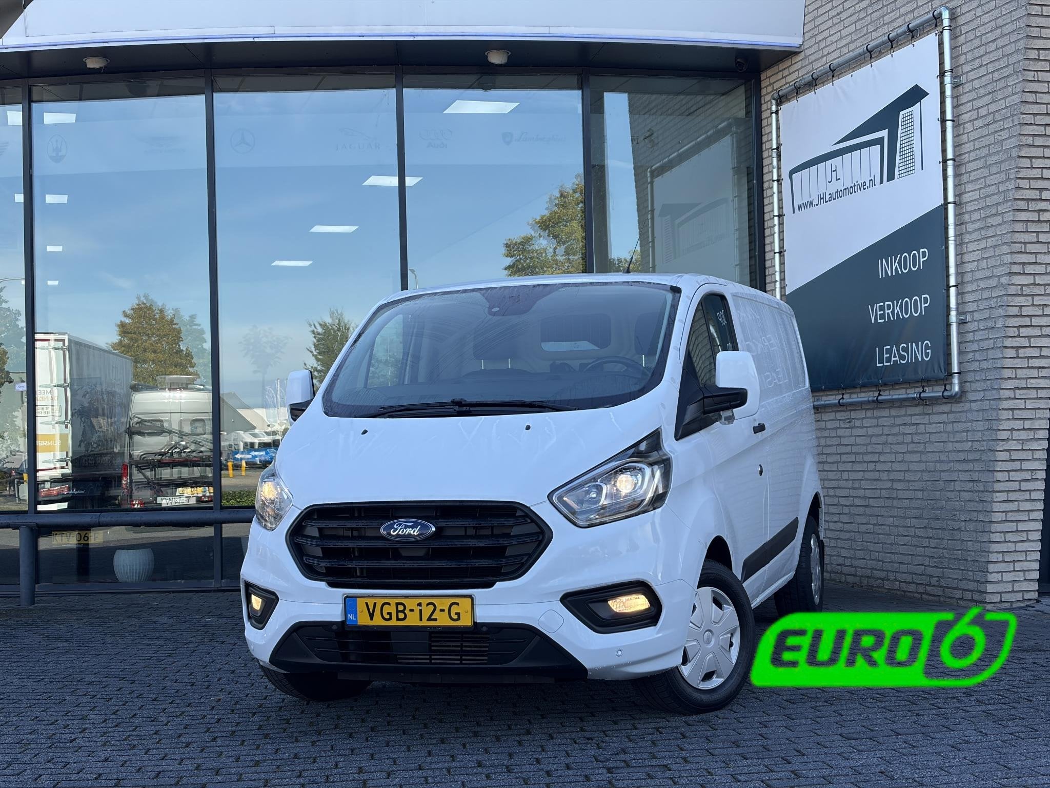 Ford Transit Custom 300 2.0 TDCI L1H1*HAAK*CRUISE*A/C*TEL*, Voorwielaandrijving, Stof, 4 cilinders, 2500 kg