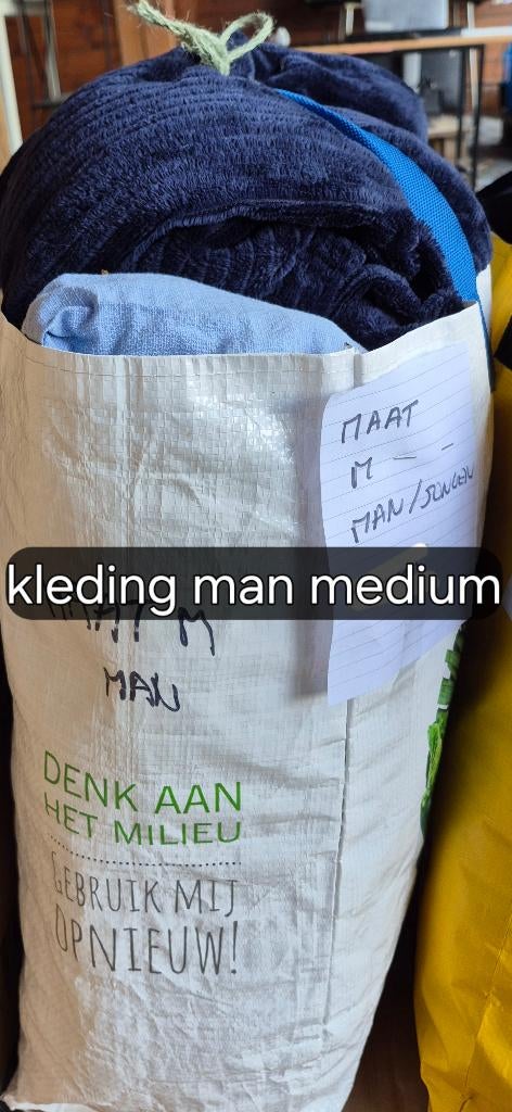 Kleding man maat medium  met pakket jeansbroeken nog nieuw, Ophalen, Gedragen, Maat 48/50 (M)