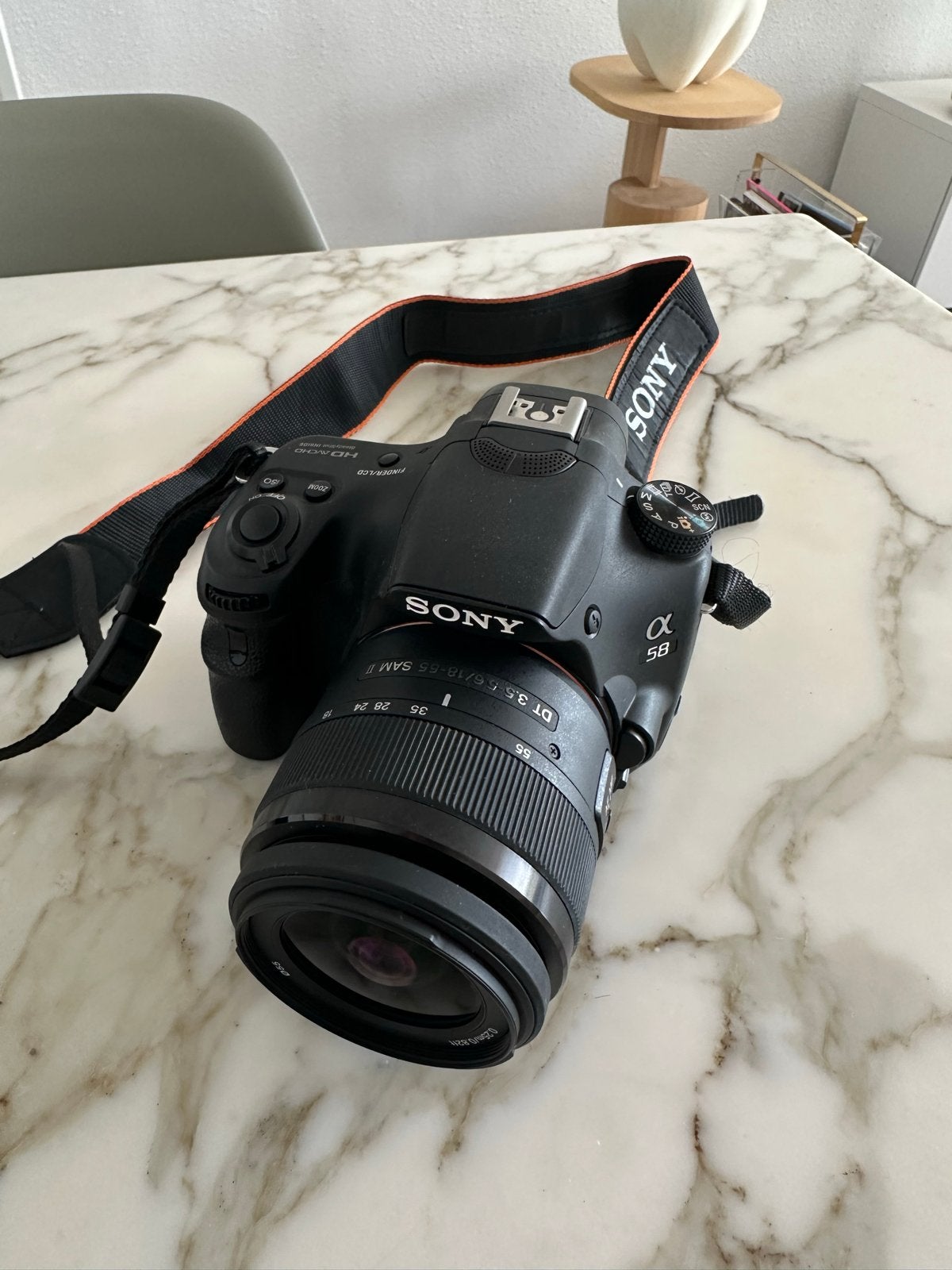 SONY SLT A58 met 18-55mm lens, 2 batterijen + oplader, Ophalen, Gebruikt, Spiegelreflex, Sony
