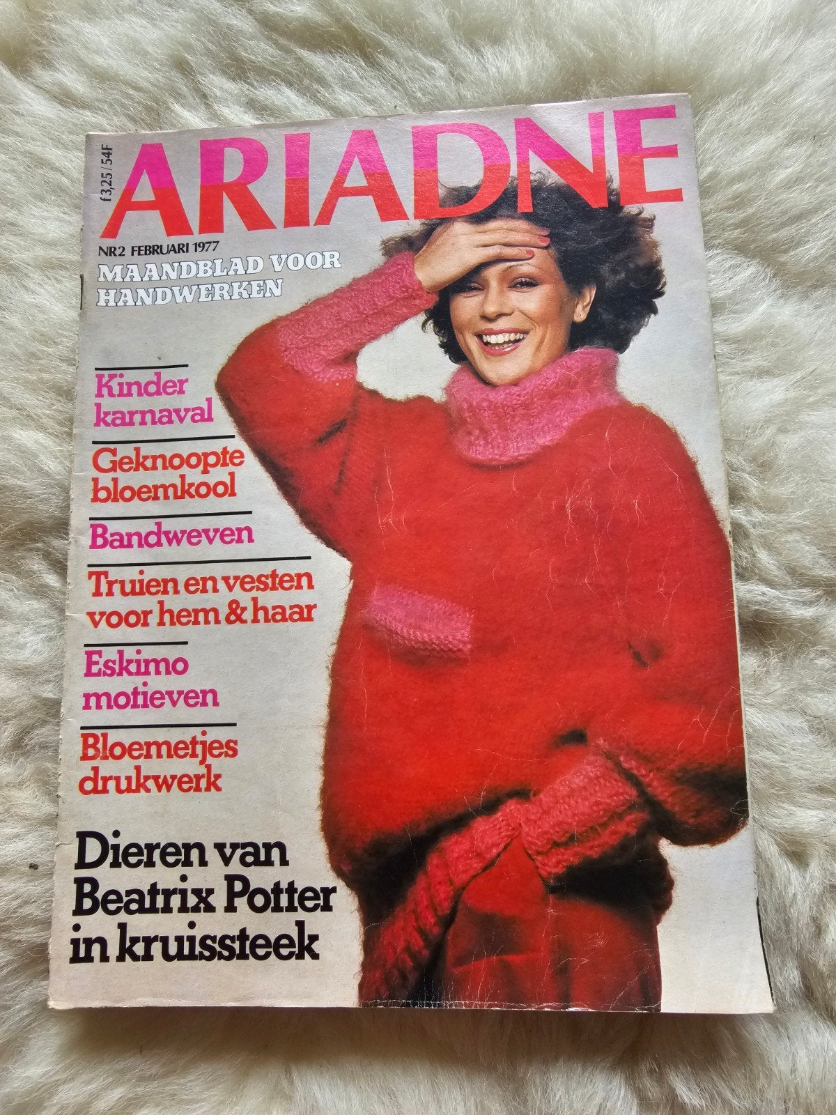 Vintage handwerk tijdschrift Ariadne nr 2. 1977, Ophalen of Verzenden, Gelezen, Damesbladen