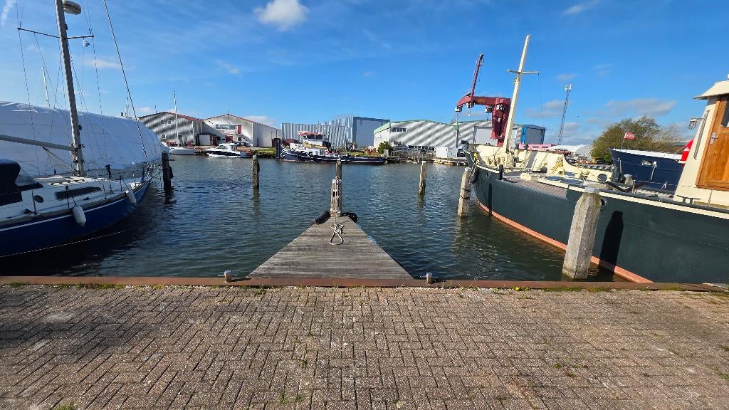 Ligplaats Makkum, Watersport en Boten, Ligplaatsen