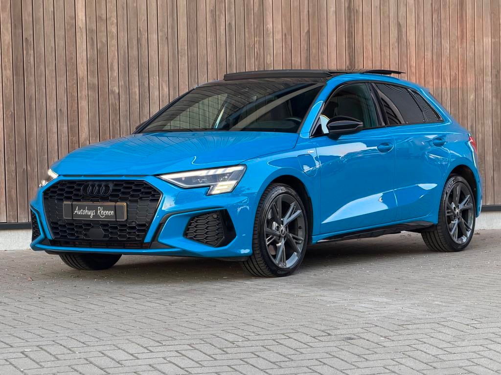 Audi A3 Sportback 40 TFSI e S-Line / Panoramadak / RS-zetels, 8 kWh, Gebruikt, 4 cilinders, 1535 kg