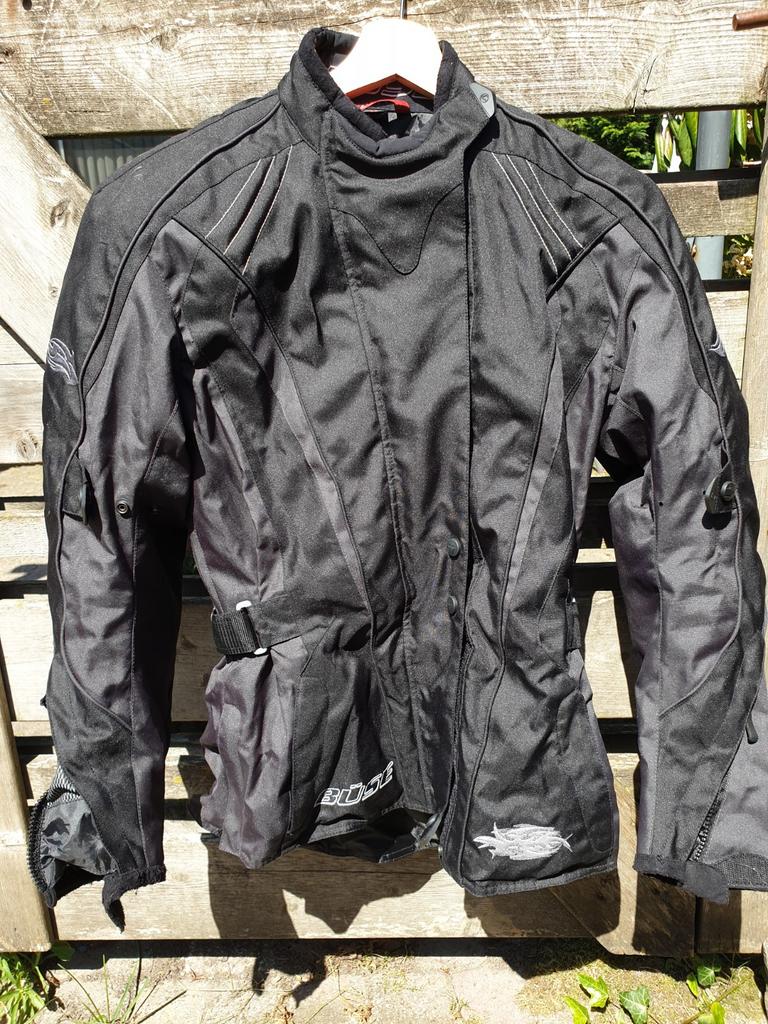 Dames 2-delig motorpak (maat 36), laarzen (39) en helm (S), Motoren, Kleding | Motorkleding, Ophalen of Verzenden, Tweedehands