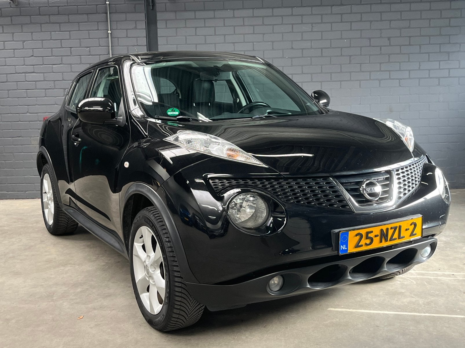 Nissan Juke 1.6 Eco 117pk 2011 Zwart, Auto's, 1250 kg, 4 cilinders, Origineel Nederlands, Handgeschakeld