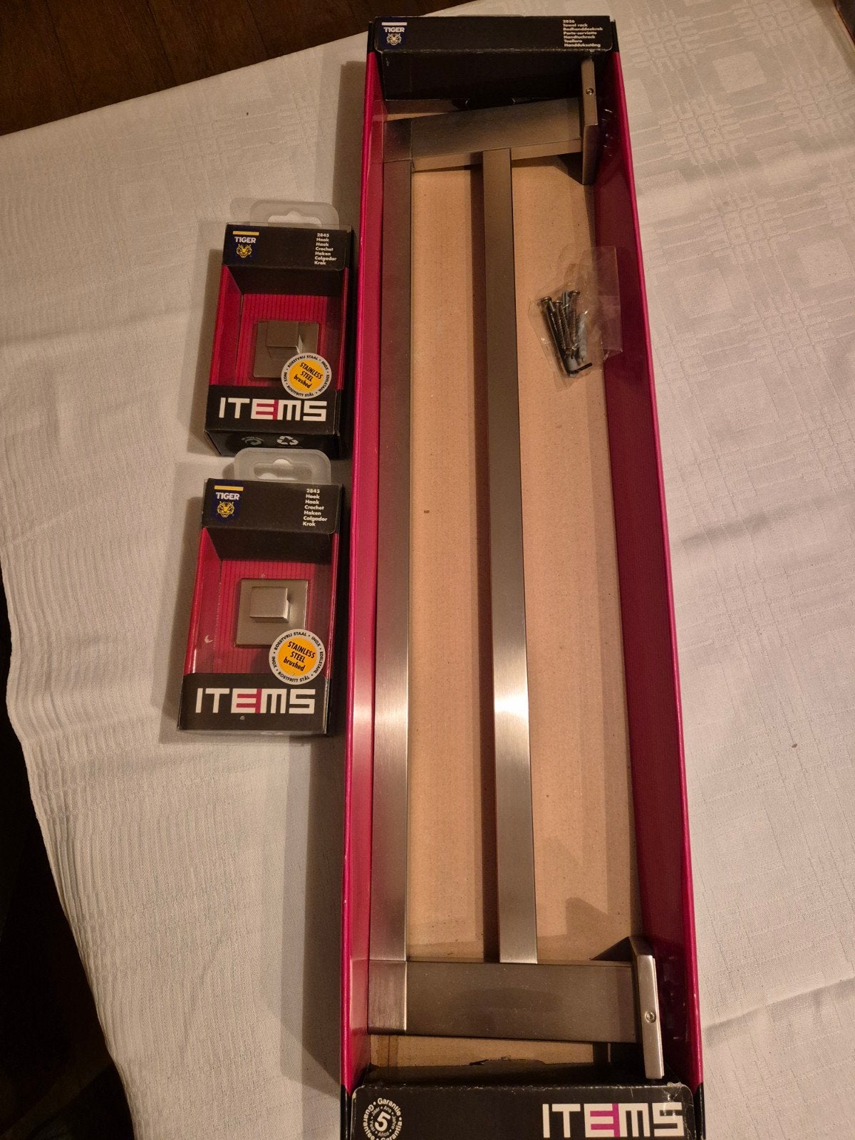 Tiger Items handdoekrek en 2x haken RVS geborsteld, Handdoekenrek, Overige merken, Nieuw, Ophalen of Verzenden