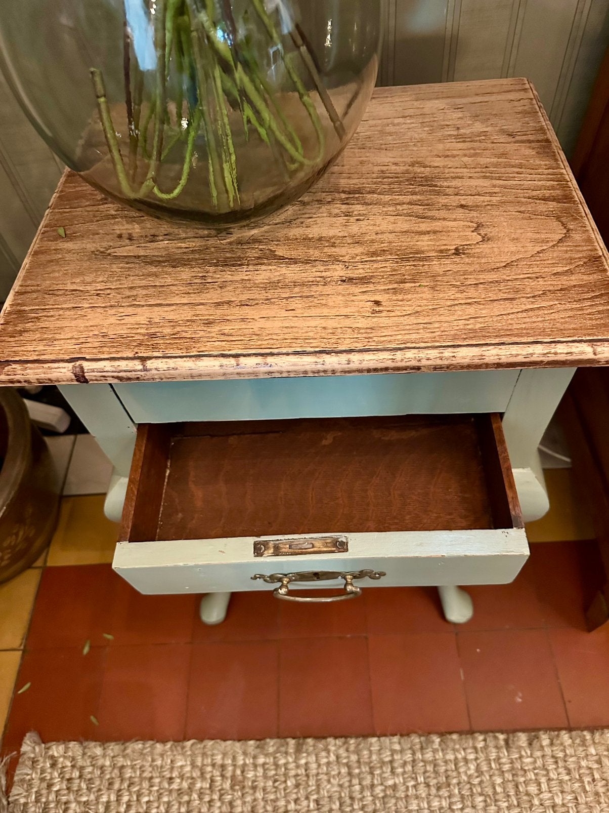 Brocante  bijzettafel met lade landelijke engelse stijl, Ophalen