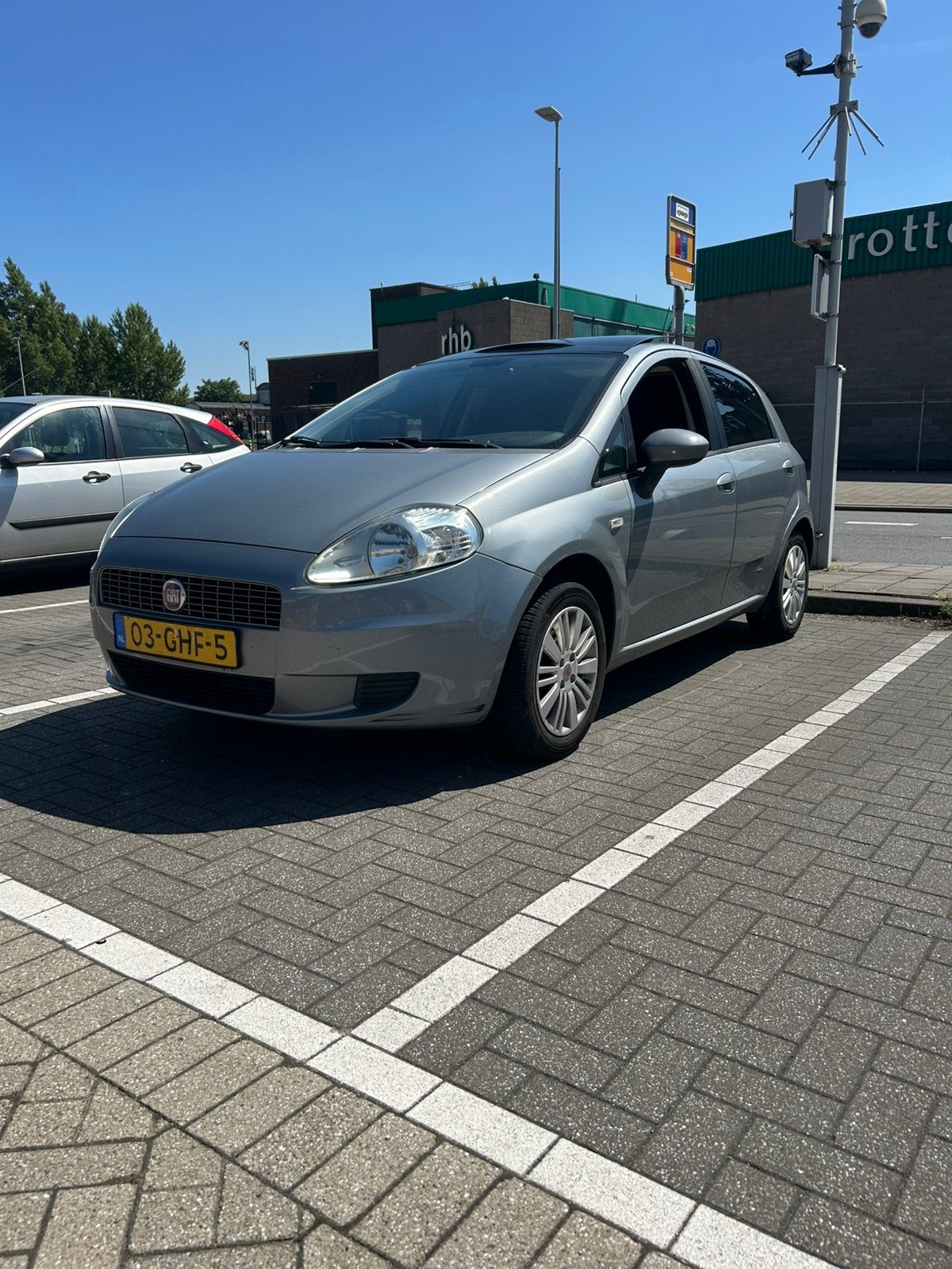 Fiat Punto 1.4 5DR 2008 Grijs, Voorwielaandrijving, 40 €/maand, 4 cilinders, 400 kg