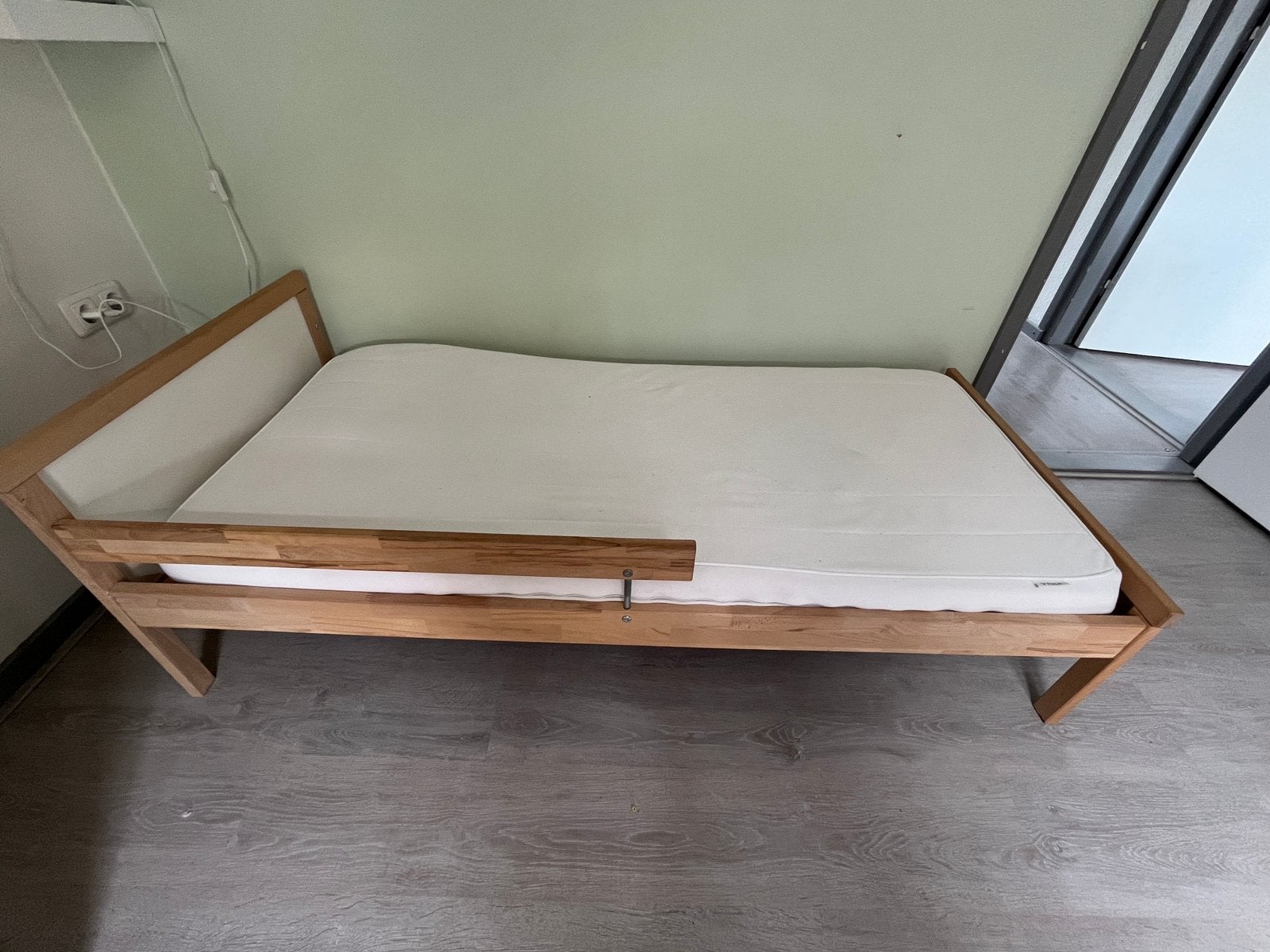 Peuterbed van Ikea, Ophalen, Eenpersoons, Wit, Zo goed als nieuw