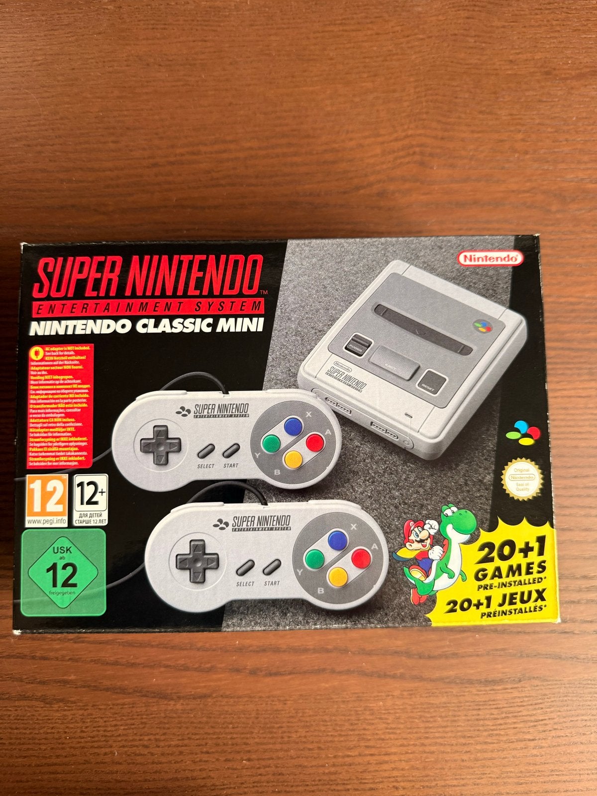 SNES Classic Mini - Zo goed als nieuw in originele doos, Spelcomputers en Games, Ophalen of Verzenden, Zo goed als nieuw, Met 2 controllers