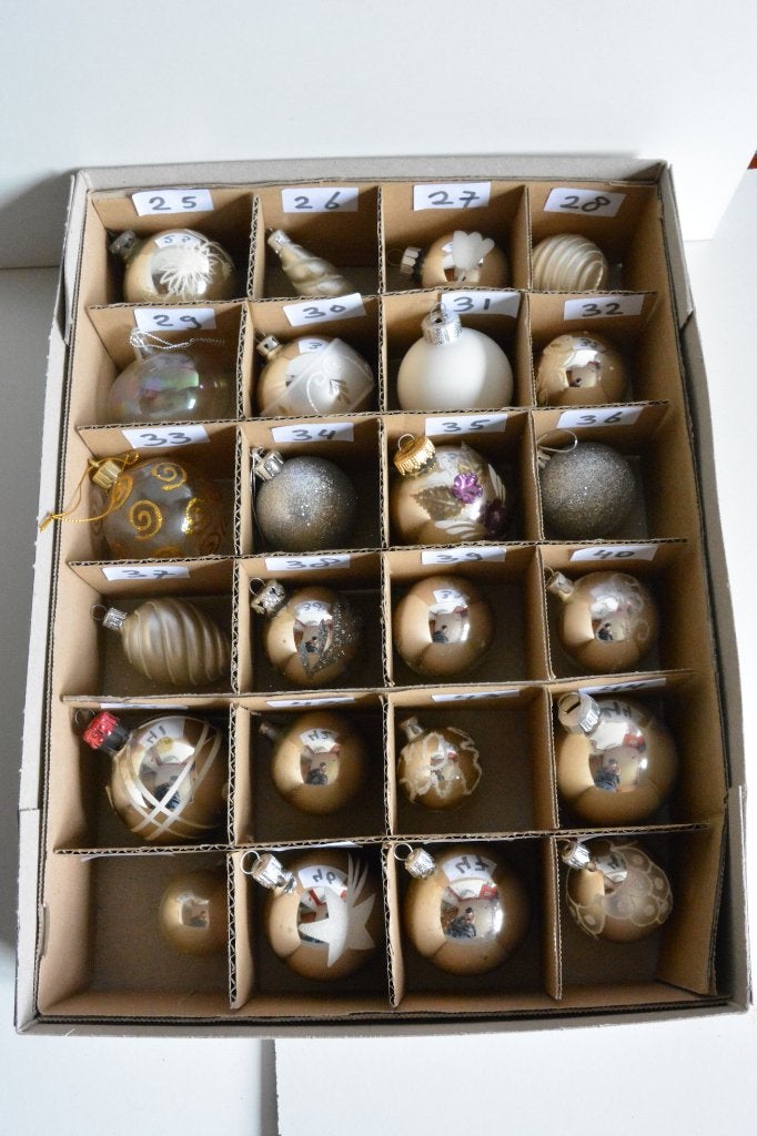 Kerstballen zilver Doos 2, Diversen, Ophalen of Verzenden, Zo goed als nieuw
