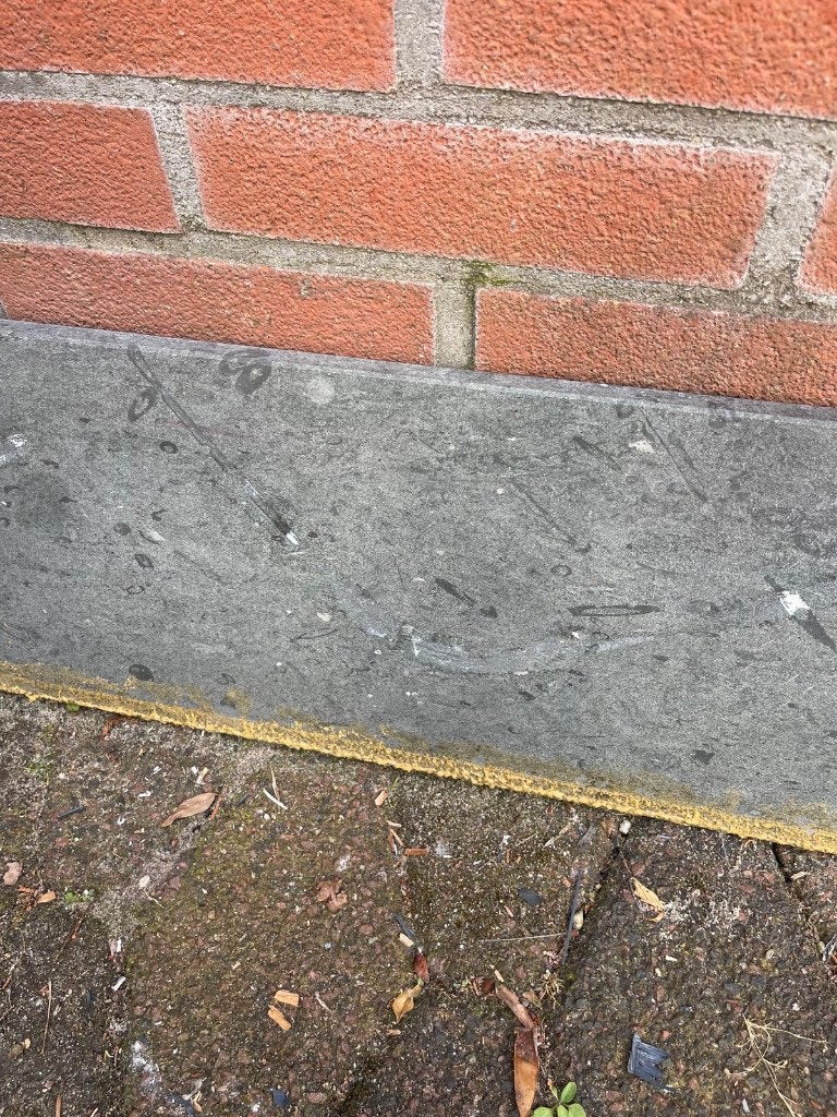 Grijs/zwarte natuurstenen vensterbank, Ophalen, Gebruikt, Overige materialen, 20 tot 50 mm