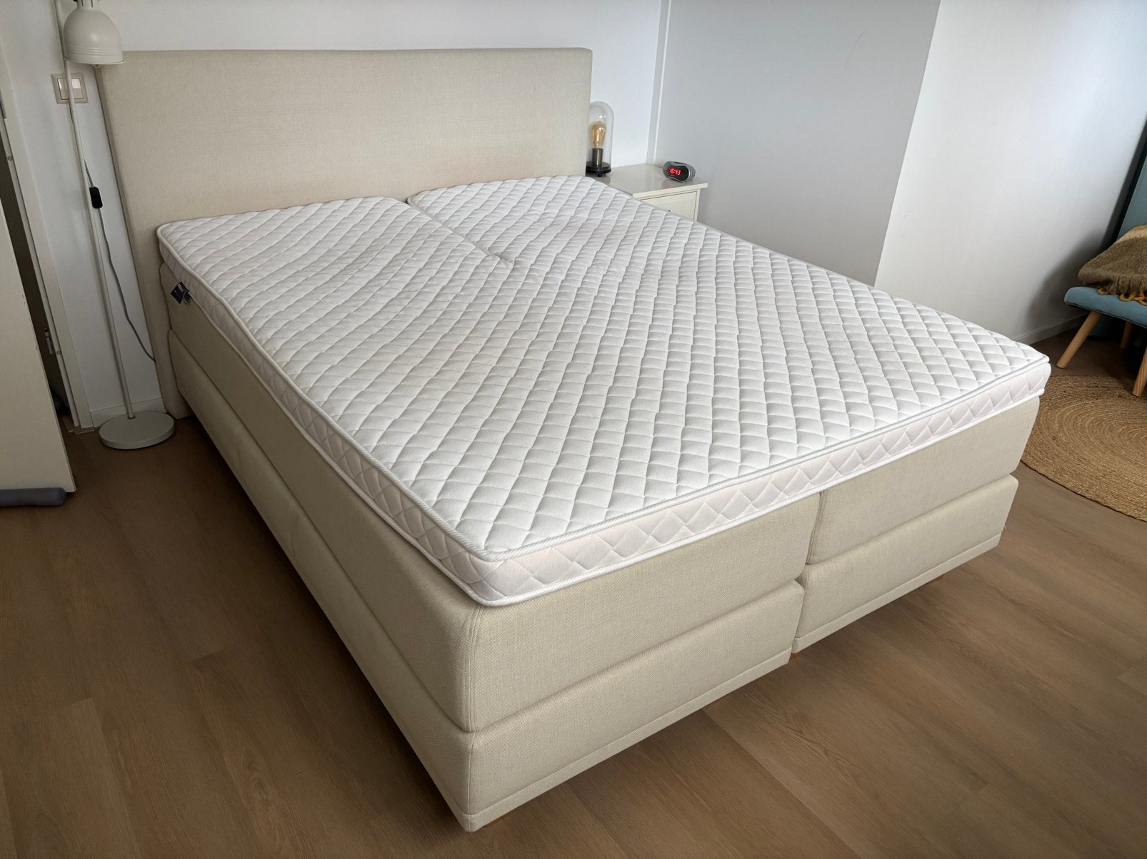 Elektrische Swiss Sense boxspring 160x200 met Aeromax topper, Ophalen, Tweepersoons, Zo goed als nieuw, 200 cm