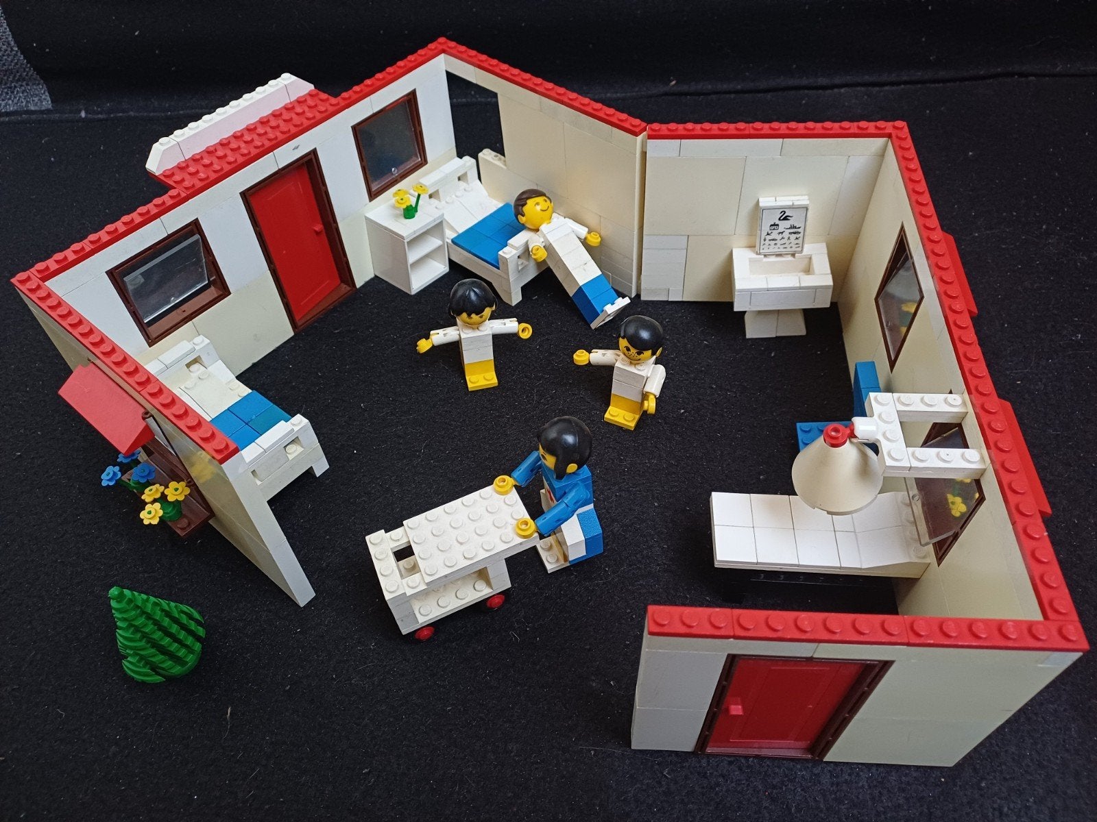 Lego homemaker ziekenhuis 231-1 niet compleet, Ophalen of Verzenden, Gebruikt