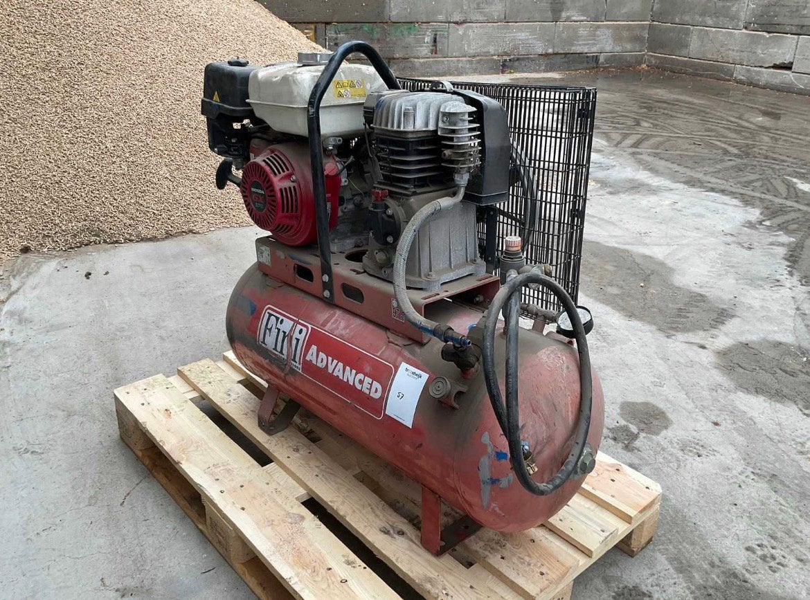 Honda compressor benzine mobiele compressor honda gx, Doe-het-zelf en Verbouw, Ophalen, Zo goed als nieuw, Benzinemotor, 1800 rpm of meer