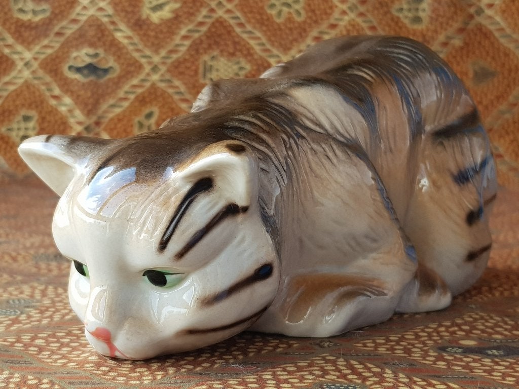 Mooi oud beeldje uit Engeland van kat of poes 20 cm., Antiek en Kunst, Antiek | Porselein, Ophalen of Verzenden