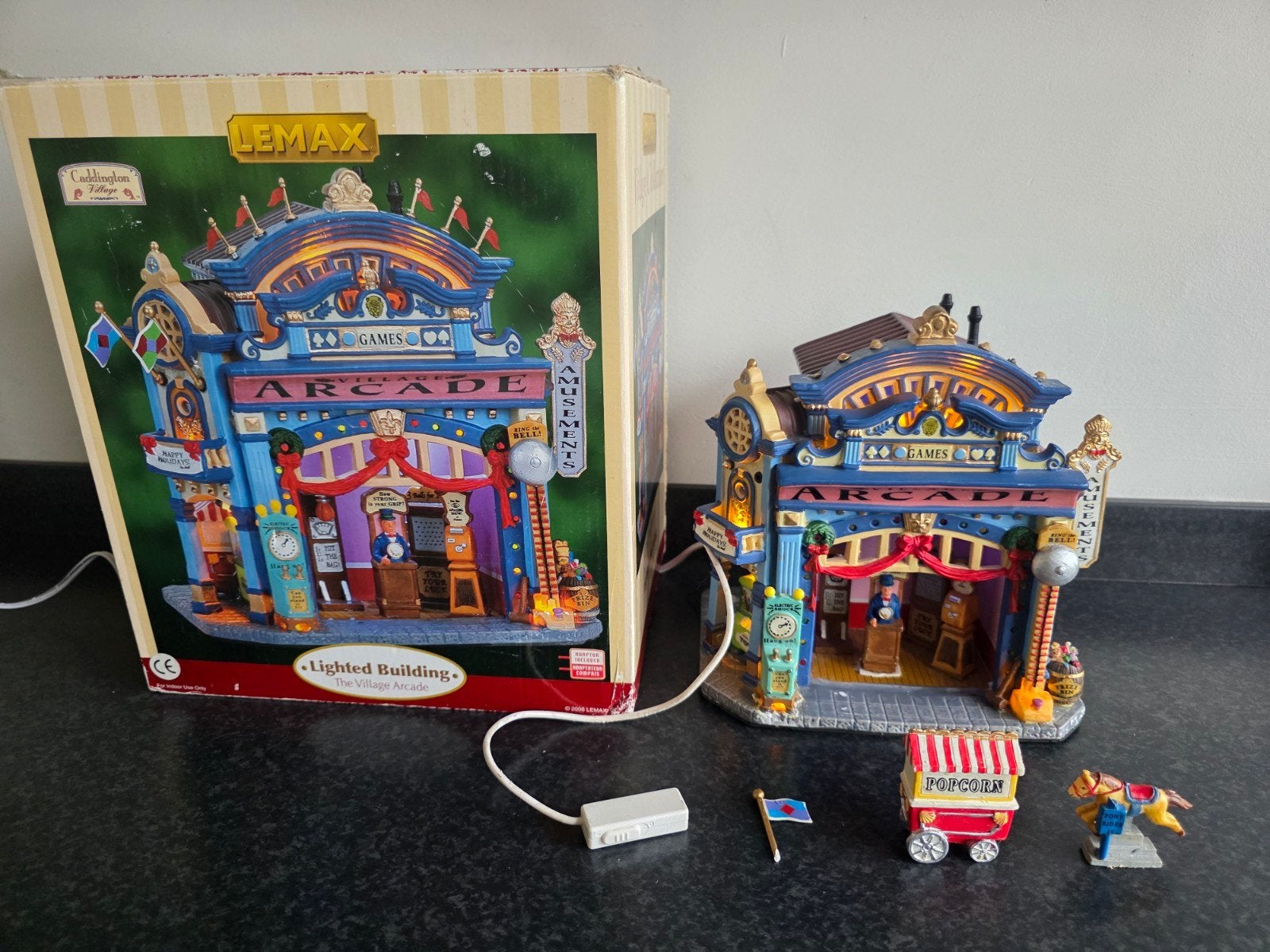 Lemax Retired Arcade kerstdorp huisje kermis games, Diversen, Ophalen, Gebruikt