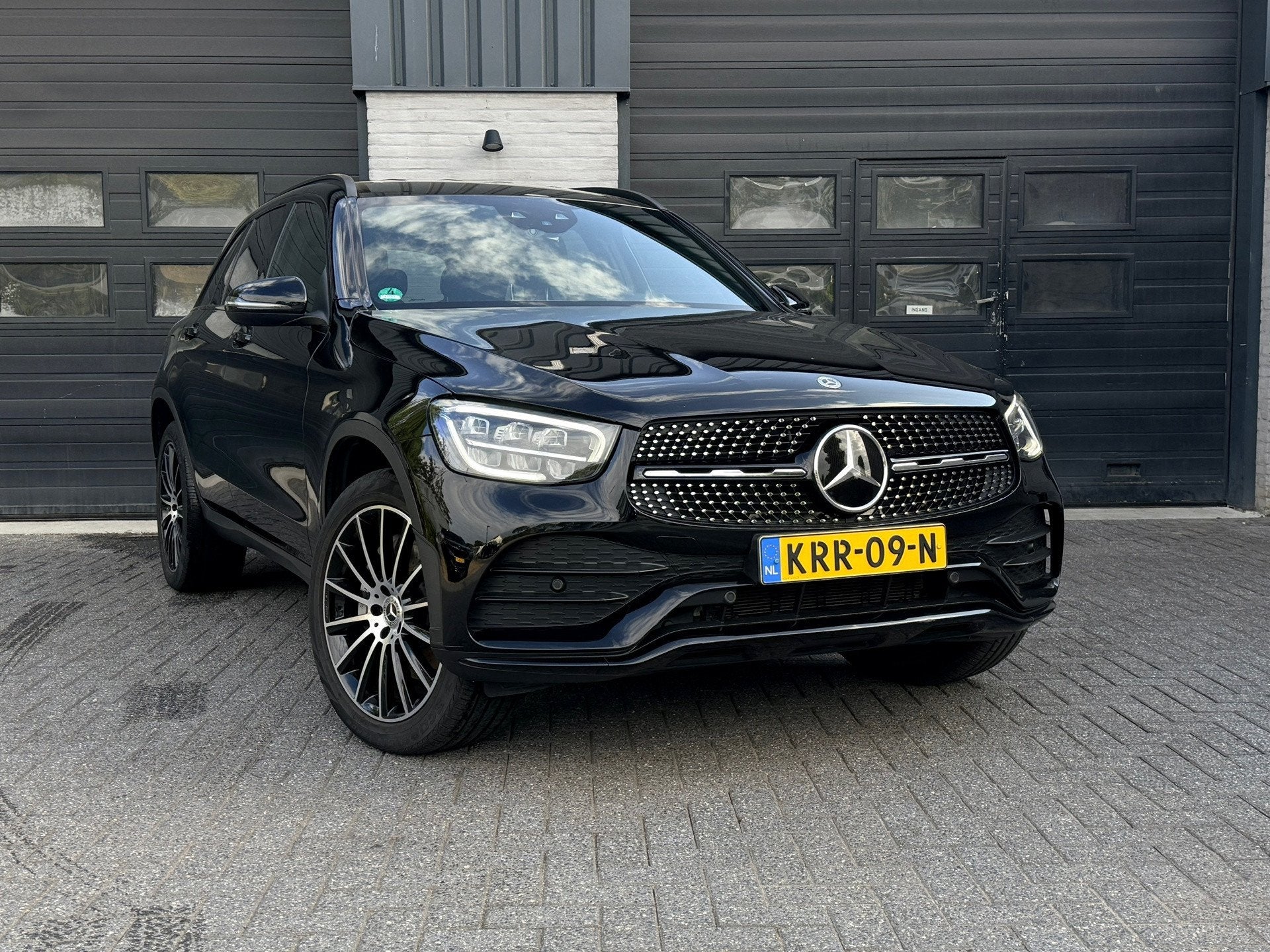 Mercedes-Benz GLC-klasse 300e 4MATIC Business Solution AMG,, Auto's, Automaat, Gebruikt, 4 cilinders, 2000 kg