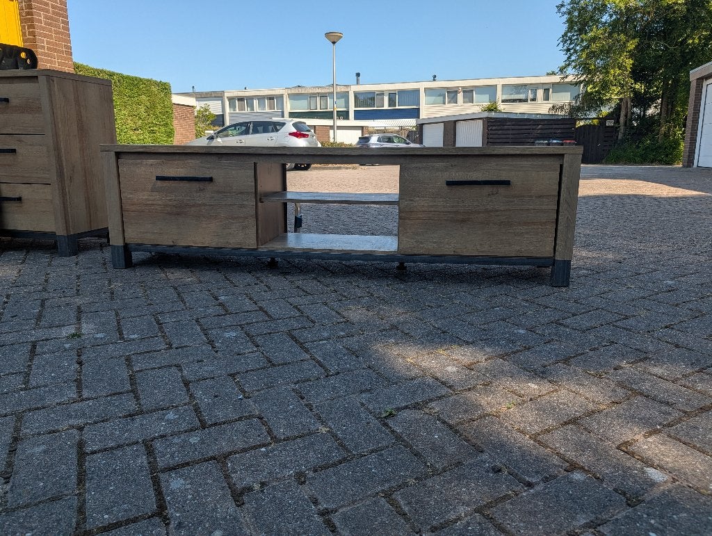 Meubelset Finn ( TV meubel), Ophalen, Overige materialen, 150 tot 200 cm, Zo goed als nieuw