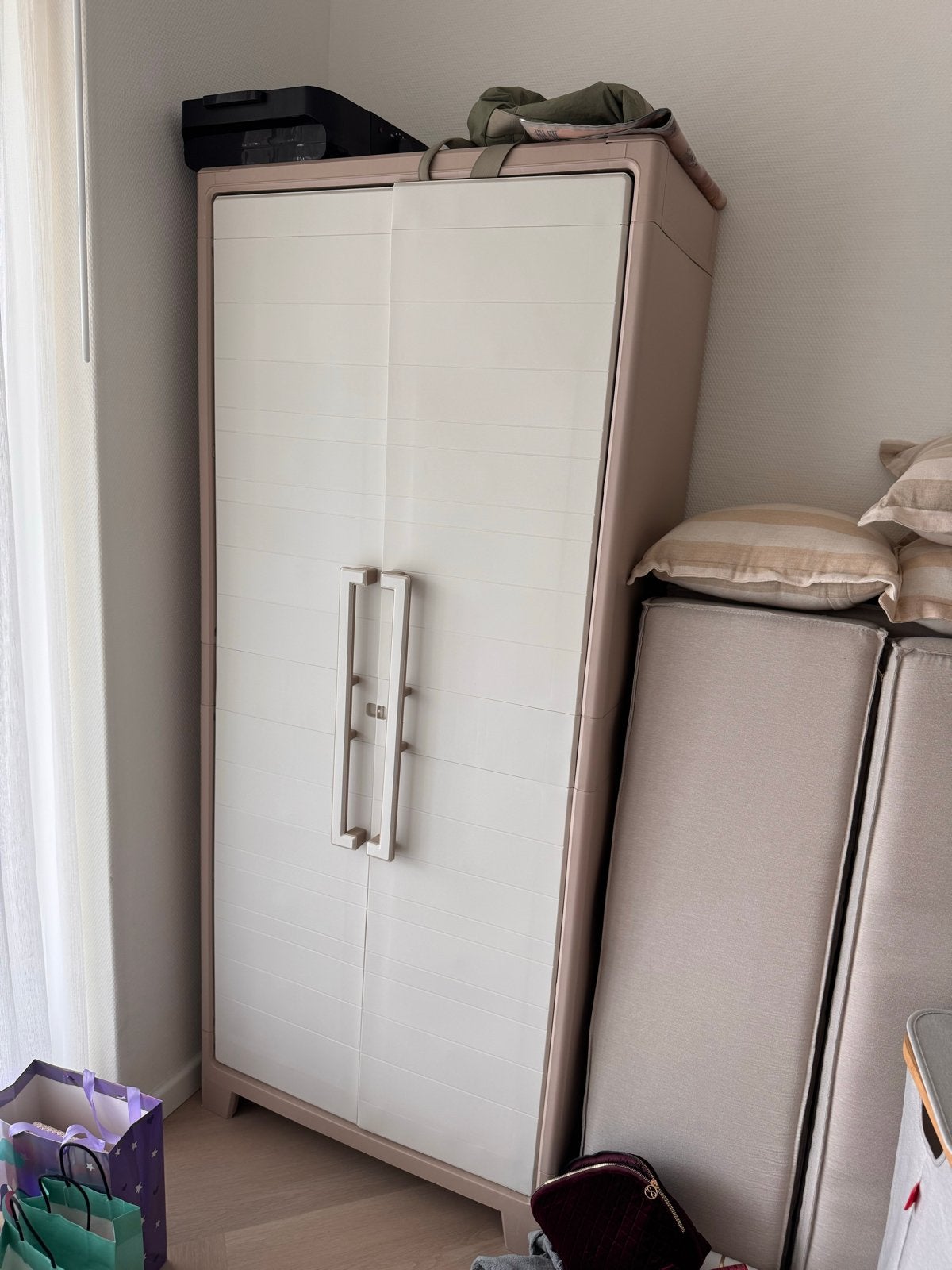 Beige Balkonkast - Zo goed als nieuw, Kunststof, Zo goed als nieuw, 150 tot 200 cm, 25 tot 50 cm