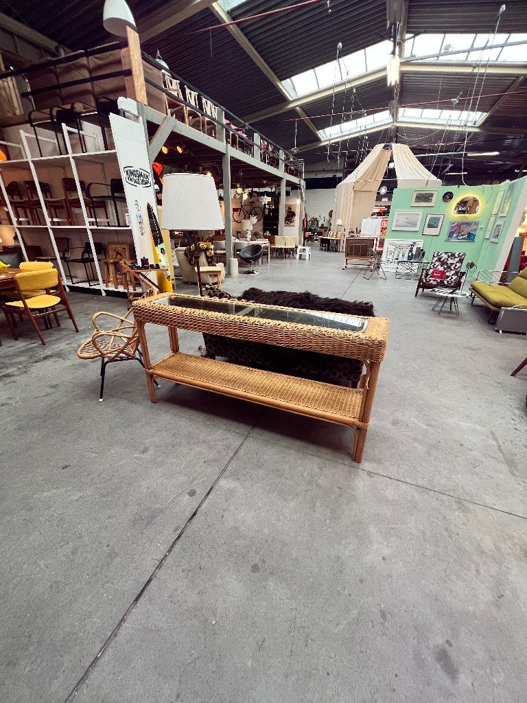 Vintage rotan dressoir / sidetable met glazen blad, Huis en Inrichting, Ophalen, Gebruikt, Onbekend, Overige houtsoorten