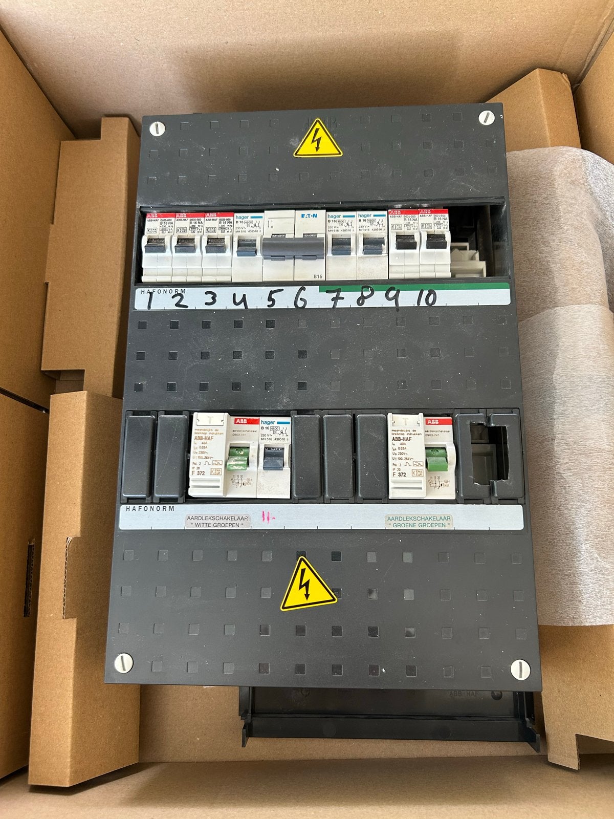 Meterkast met aardlekschakelaars en installatieautomaten, Ophalen, Gebruikt, ABB, Groepenkast
