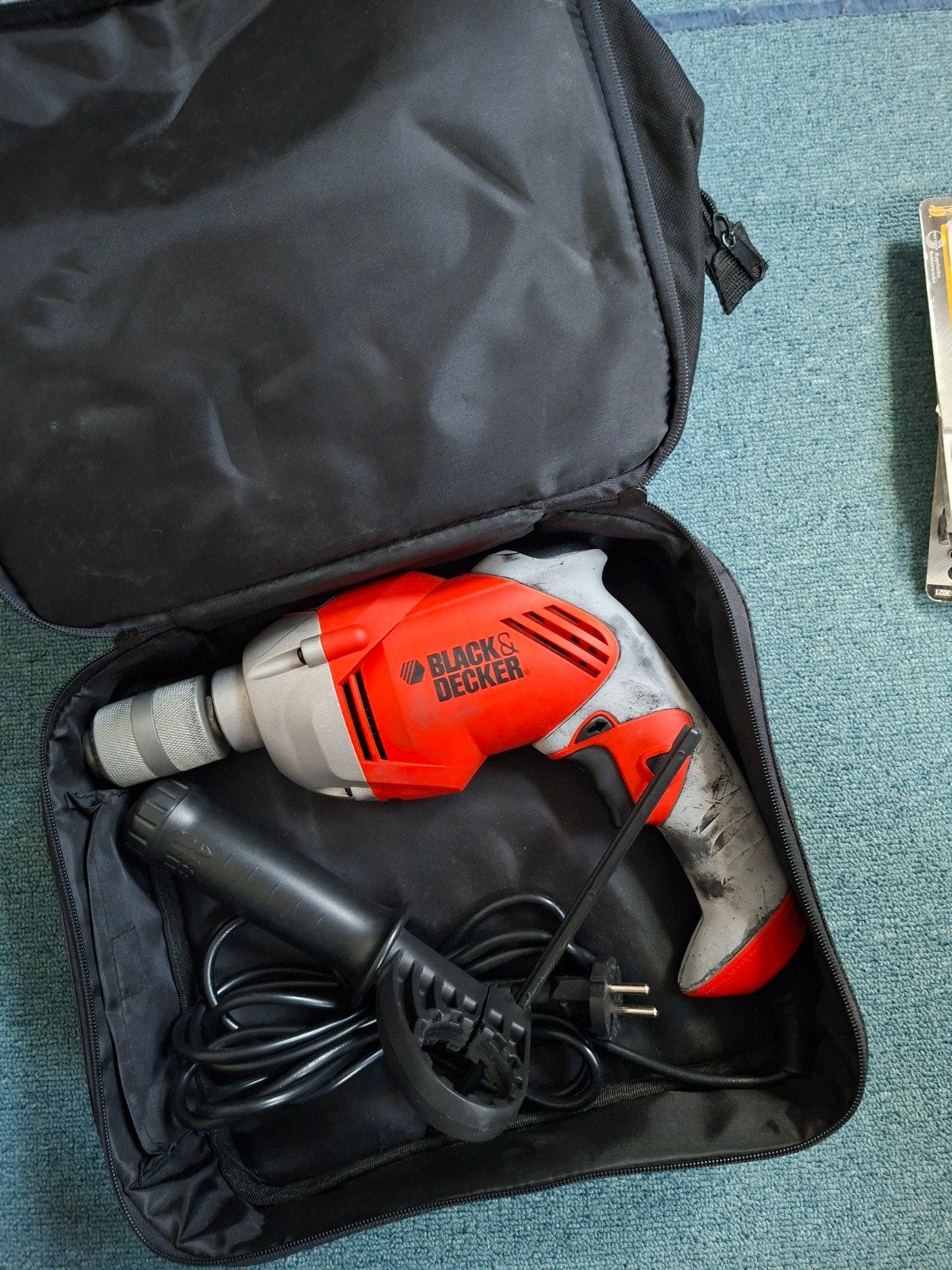 Black & Decker Boormachine KR70 met uitgebreide borenset, Klopboormechanisme, Ophalen, Boormachine, Gebruikt