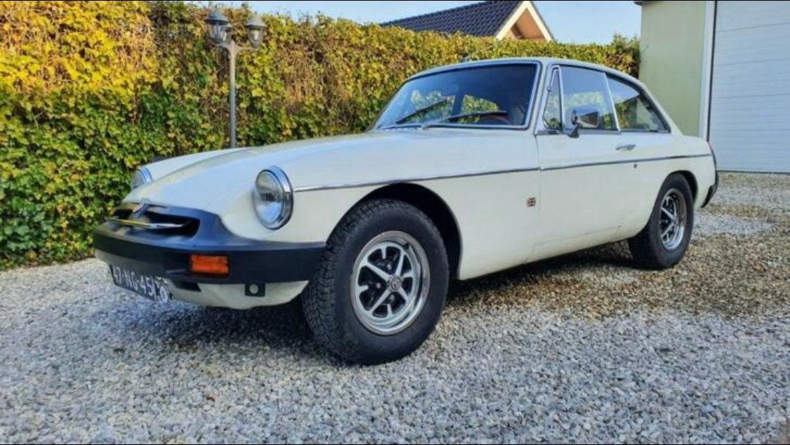 MG B GT met trekhaak, Auto's, MG, Particulier, B, Benzine, Coupé, Handgeschakeld, Geïmporteerd, Wit, Voorwielaandrijving, Ophalen