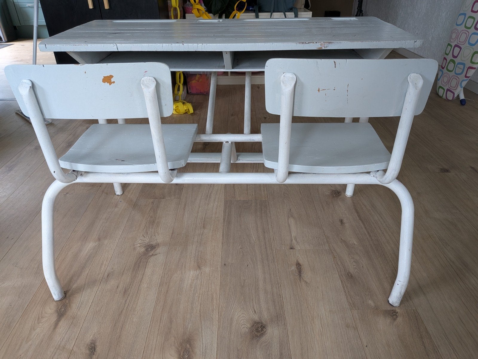 Vintage kinder schoolbank met twee stoeltjes, Kinderen en Baby's, Ophalen, Gebruikt, Tafel(s) en Stoel(en)