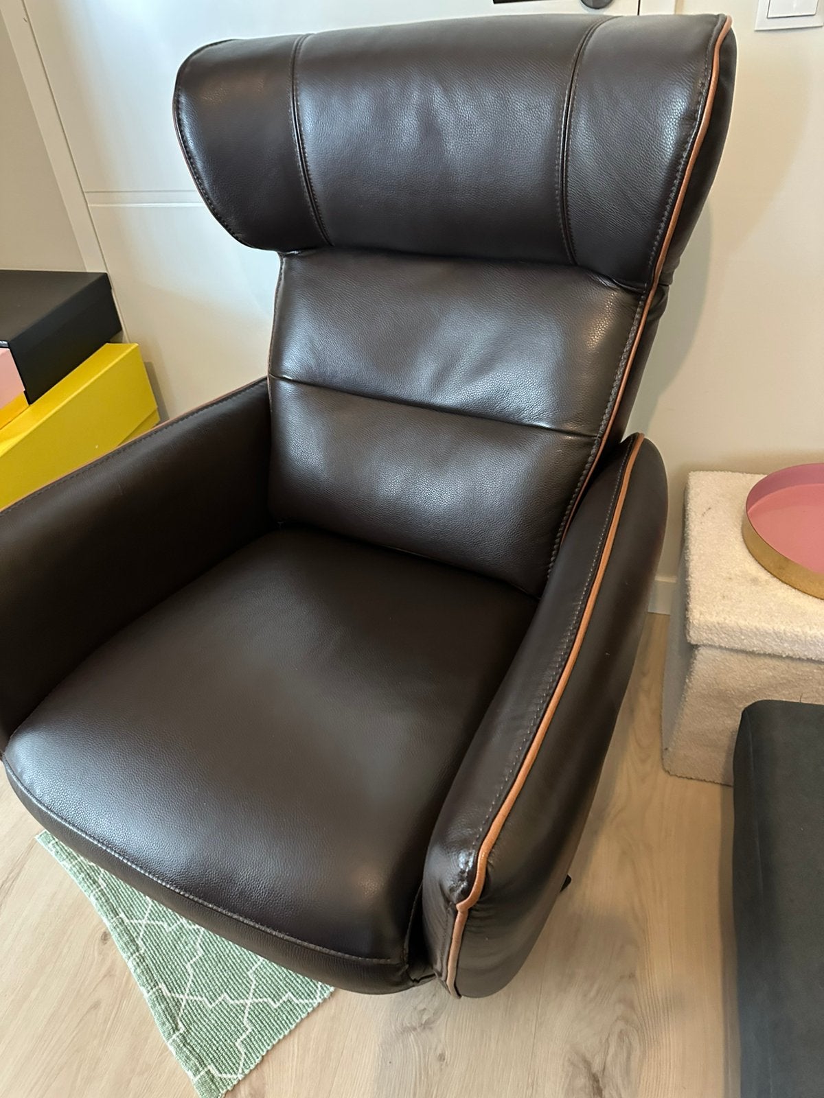 Mooie bjna nieuw bij goossens gekocht, Huis en Inrichting, Fauteuils, Ophalen, Nieuw, Leer