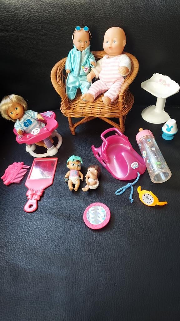 Poppen met stoel, haar accessoires, fles enz., Ophalen of Verzenden