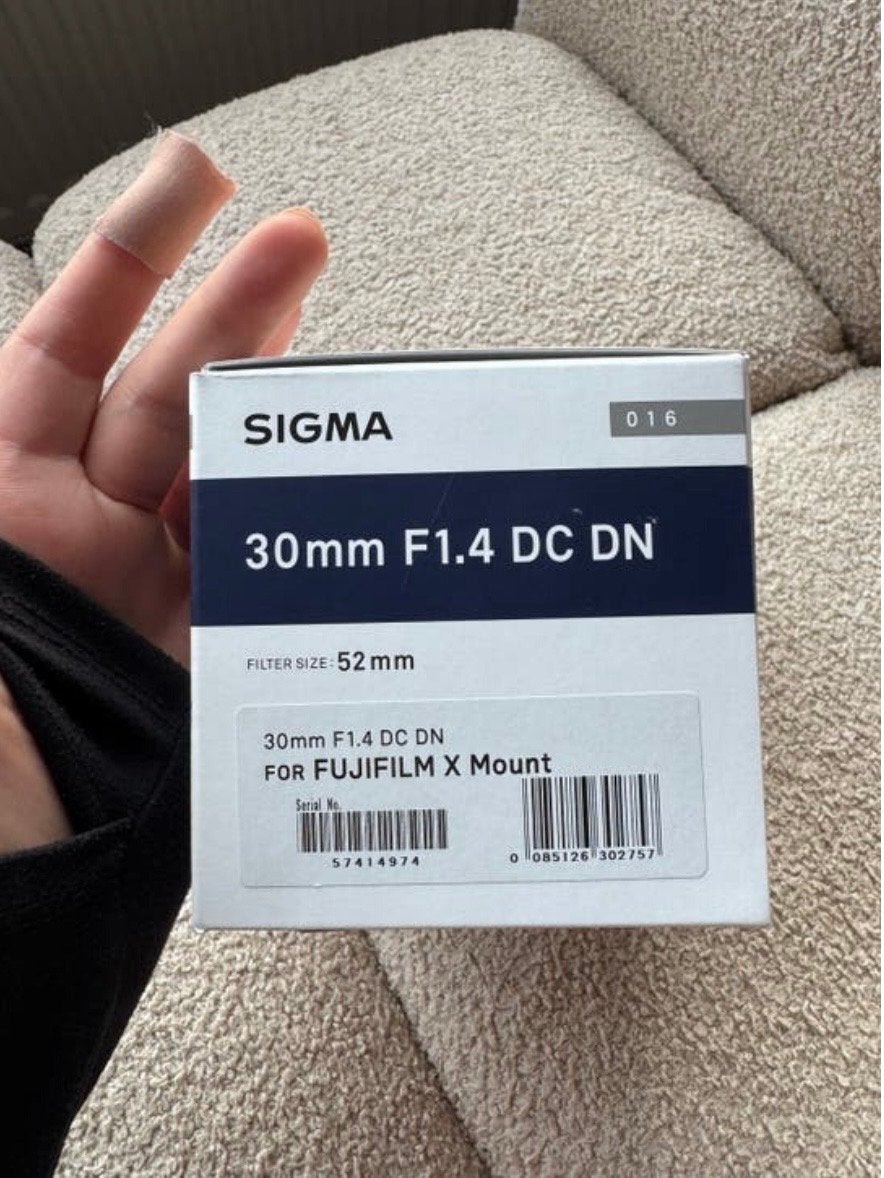 Sigma 30mm F1.4 DC DN lens voor Fujifilm X-mount, Sigma, Ophalen of Verzenden, Zo goed als nieuw, Standaardlens