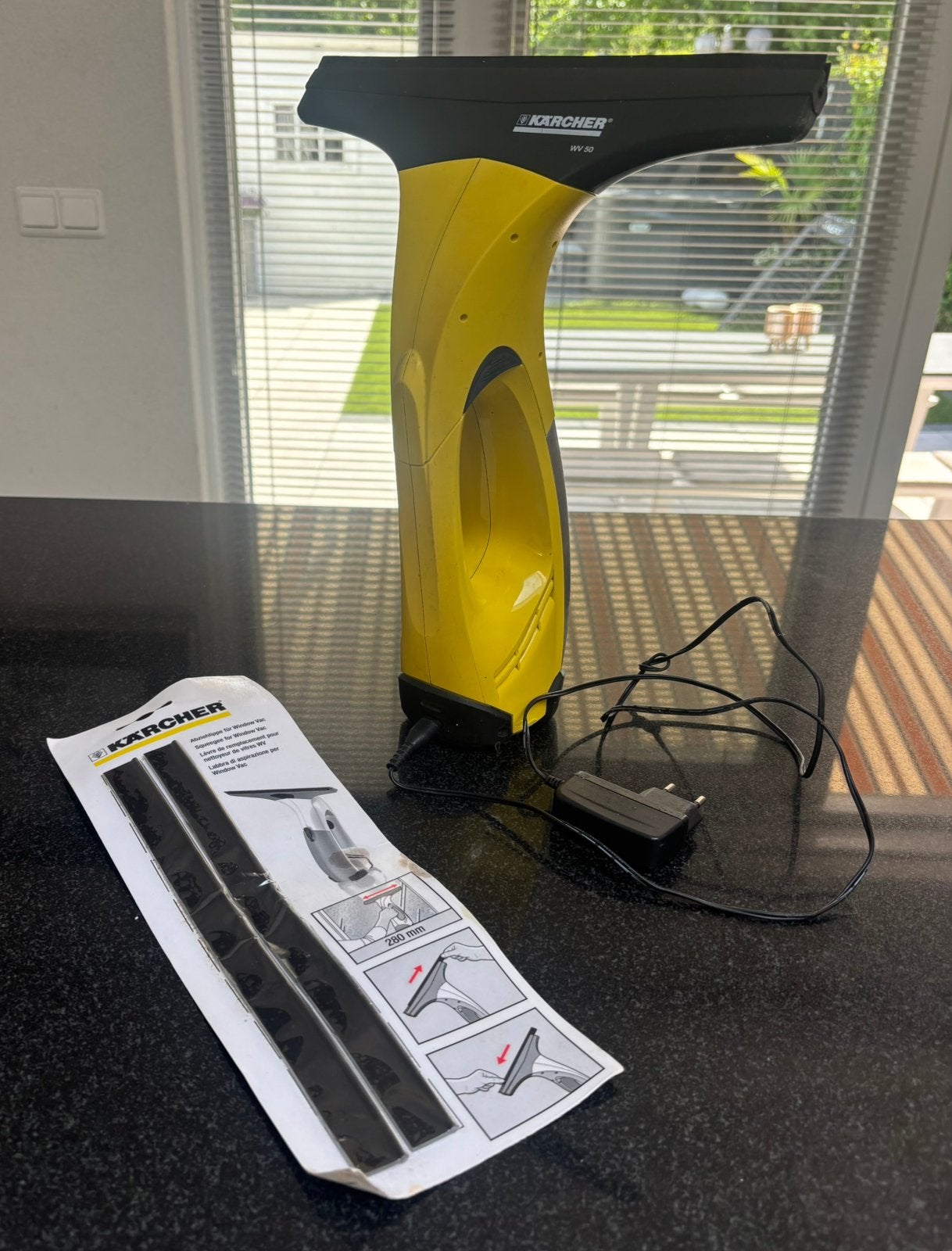 Te koop,Karcher raamwisser incl.2 nieuwe zuigstrips, Ophalen of Verzenden, Raamwisser of Trekker