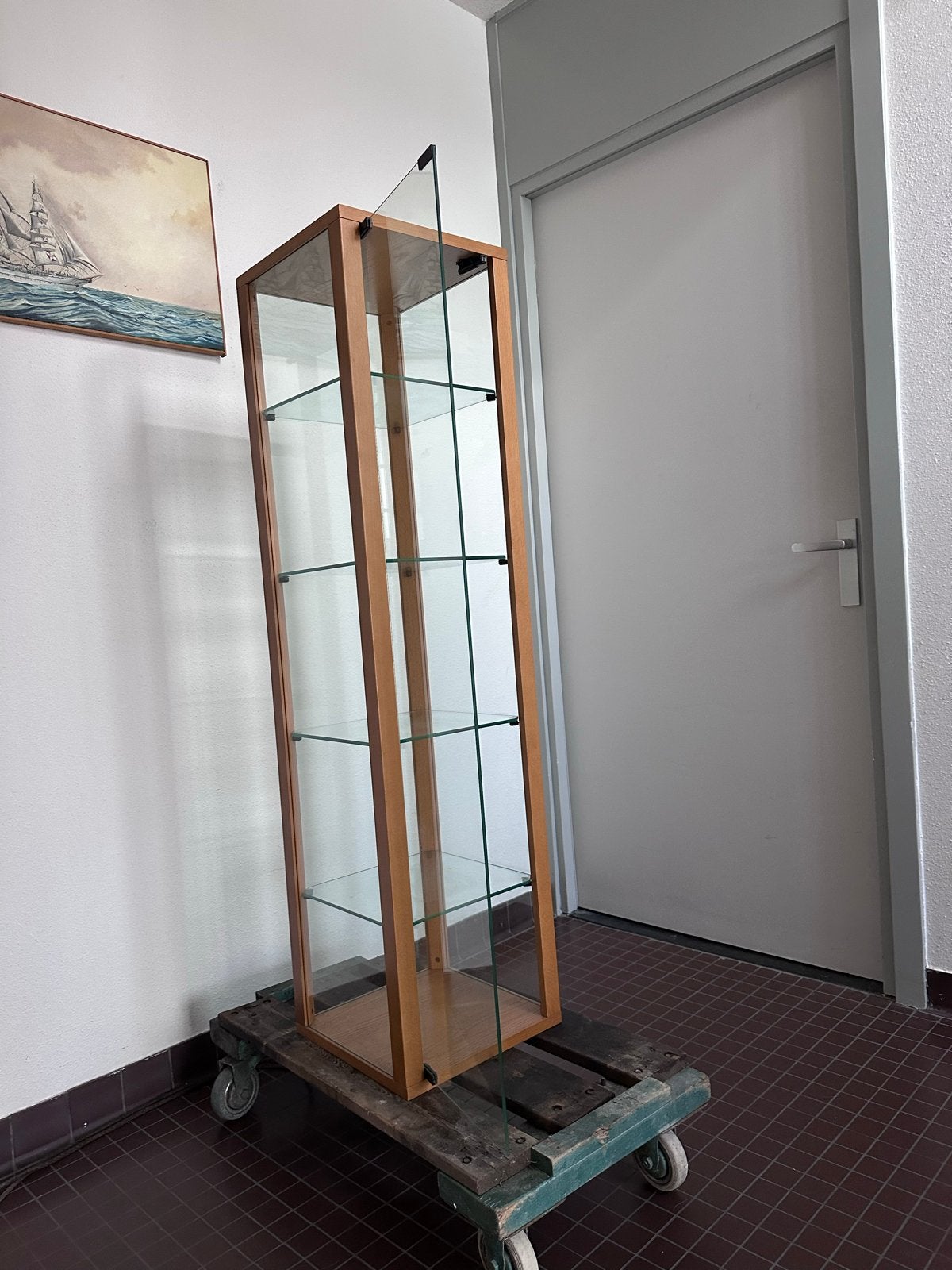 Glazen vitrinekast met houten frame, Huis en Inrichting, Ophalen, Minder dan 50 cm, Gebruikt, Minder dan 25 cm