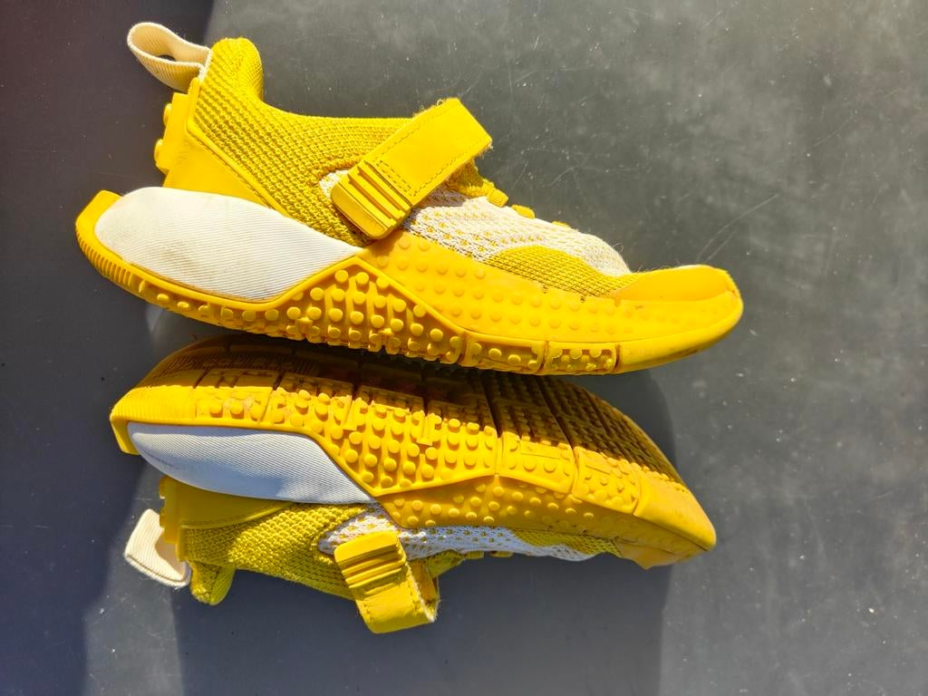 Gele Adidas Lego sneakers zomer schoenen maat 31, Ophalen of Verzenden, Gebruikt, Jongen of Meisje, Schoenen